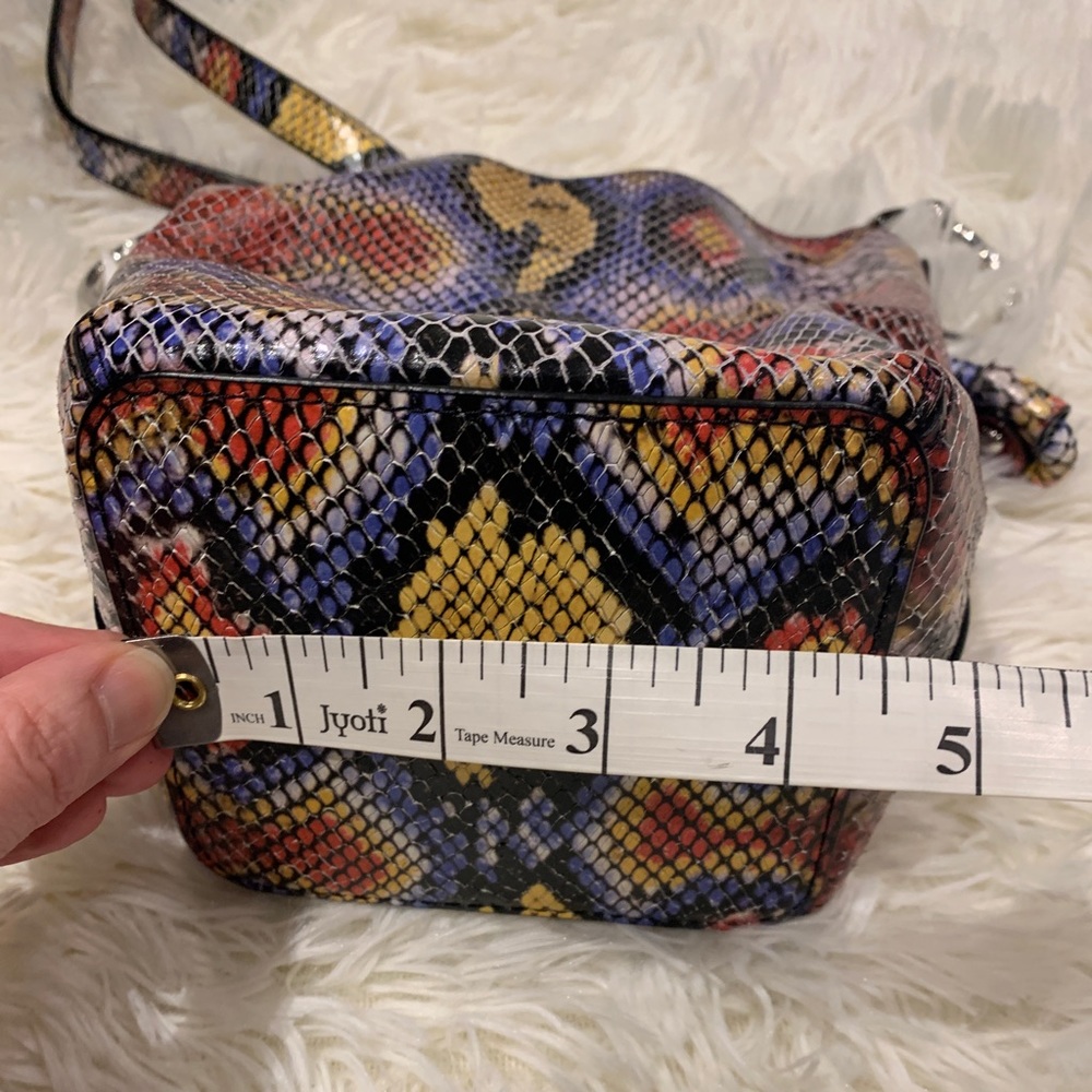 Rebecca Minkoff Multicolor Snake-Print Crossbody Bucket Bag - Picture 10 of 12